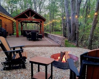 Wildwood Cabin - Gambier - Patio