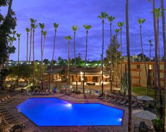 DoubleTree by Hilton Phoenix- Tempe - Tempe - Havuz