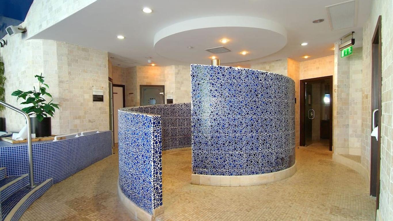 بروكلودج آند ماكريدين فيليدج