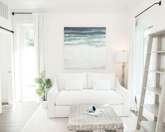 Elegant Cottage On The Bluff Downtown Fairhope (C) - Fairhope - Living room