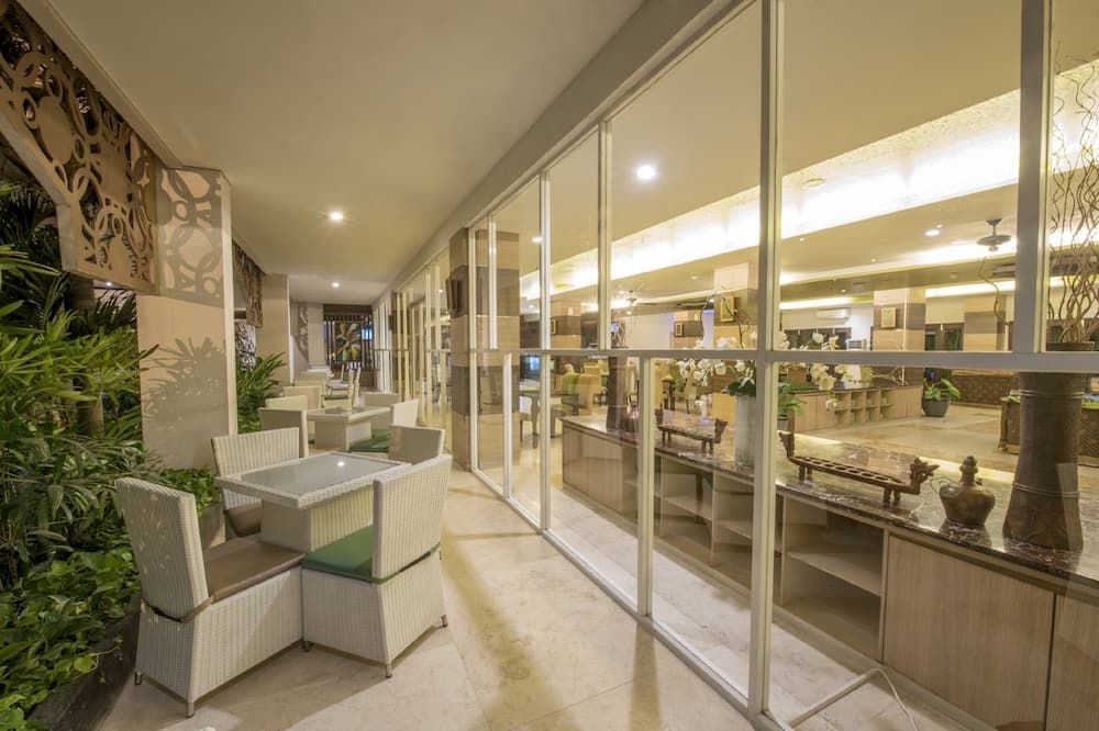 Lorin Syariah Solo Hotel - סורקטה