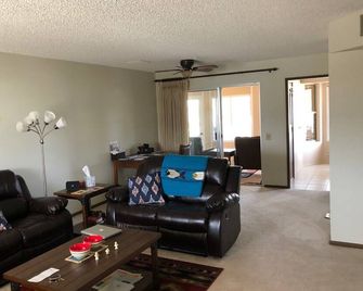 Fully Furnished Home in Beautiful Sun City West - Sun City West - Sala de estar