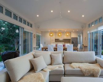 White Sands Beach House - Marcoola - Soggiorno
