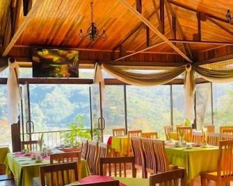 Hotel Tapanti Media - Orosí - Restaurante