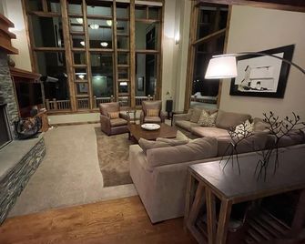 Luxury ski-in townhome in Solitude Resort - Solitude - Sala de estar
