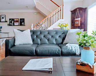 Charming Uptown Retreat In The Heart Of Dallas - דאלאס - סלון