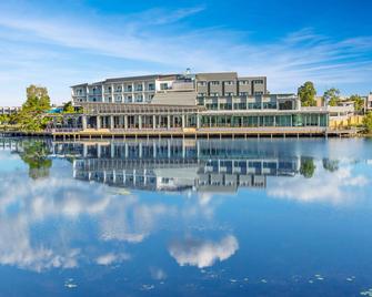Best Western Plus North Lakes Hotel - North Lakes - Edificio