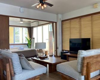 Painagama House - Miyakojima - Living room