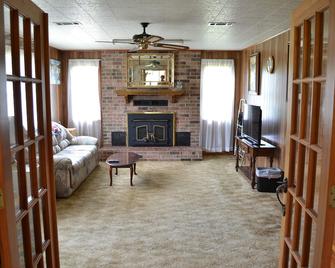 Country Home on a Cattle Farm. Peaceful and Quiet - Pelican - Living room