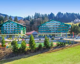 Alpine Club - שלאדמינג - בניין