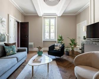 Maison d'hôtes ÔVillage - Ouveillan - Sala de estar