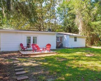 Midtown Cottage in Savannah - סאוואנה