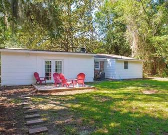 Midtown Cottage in Savannah - Savannah
