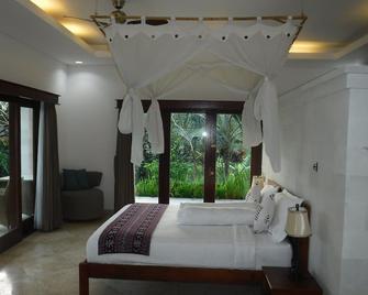 Huge Private Villa in Ubud with Temple on Grounds - Abiansemal - Bedroom