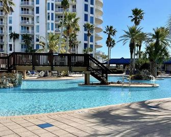 Gulf View! 2bd/2ba. Walk to Beach. Pools open until 11:00pm! - Destin - Bể bơi