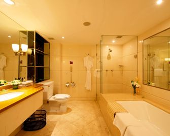 Guo Ji Yi Yuan Hotel - Peking - Bad