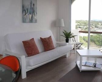 Depto con Alberca y Vista al Lago en Teques - Tequesquitengo - Living room