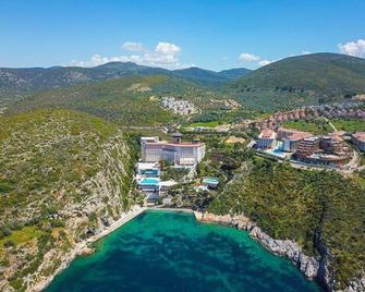 Ladonia Adakule - Kusadasi