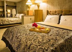 Monastery Suites - Oranjestad - Bedroom