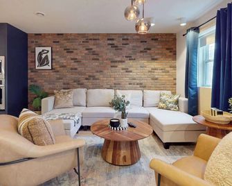 Casa East Side Hotel Queen East Leslieville Suite - Toronto