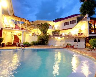 Hotel Mont Joli - Cap-Haïtien - Piscina