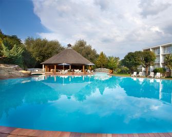 Avani Maseru Hotel - Maseru - Piscina
