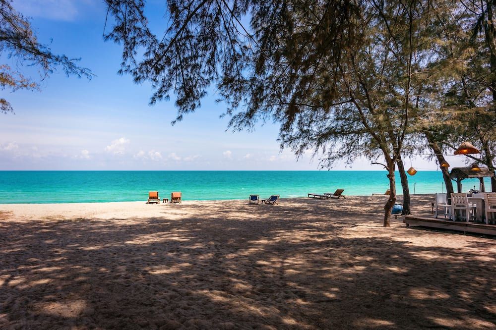 مومسا بيتش ريزورت آند ريستورانت