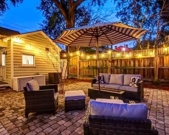 Historic District - Hot Tub - Walk to Forsyth Park - Savannah - Patio