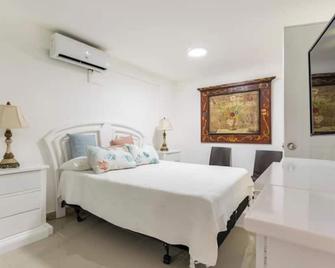 Alojamiento Entero - Rosa Duarte 33-B - Santo Domingo - Bedroom