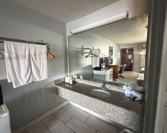 American Value Inn Columbus Ohio State I-71 - Columbus