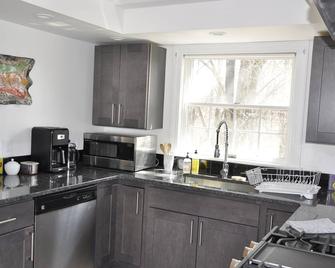 Leggett Cottage, High Falls, Ny. - High Falls - Kitchen