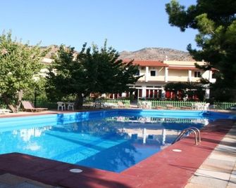 Hotel Molyvos II - Míthymna - Pool