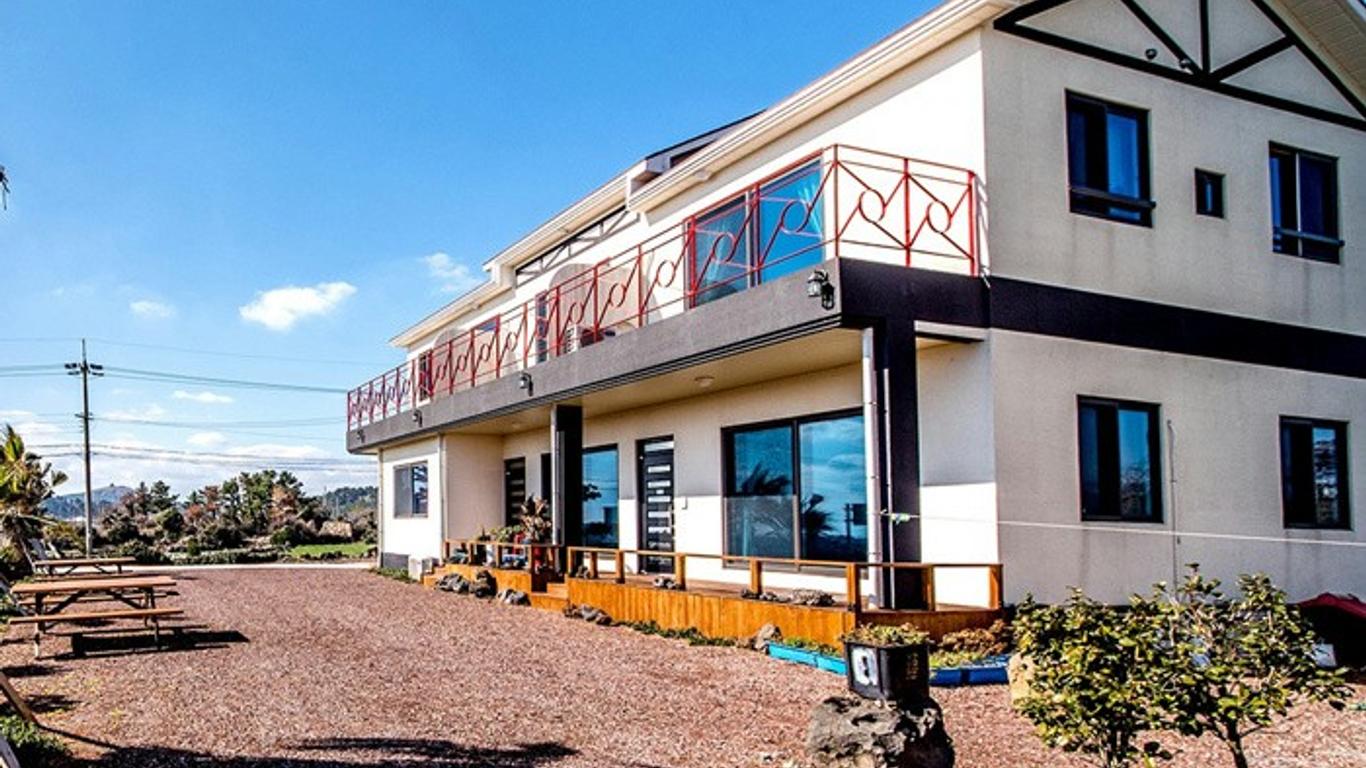 لوهاس بنسيون