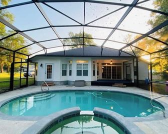 Luxe Retreat with Private Pool - Lake City - Pool