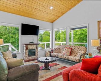 \'Lazy Daze\' - Convenient To Duncan Bridge Marina! Paddle Board And Kayaks! - Arley - Sala de estar