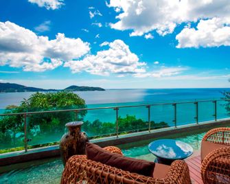 Wyndham Grand Phuket Kalim Bay (SHA Plus+) - Kamala - Balcón