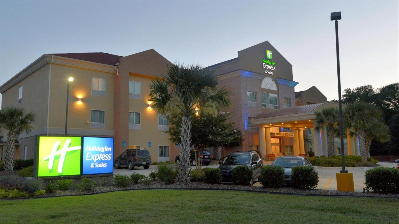 Holiday Inn Express & Suites Baton Rouge North By IHG