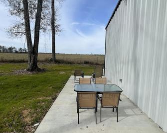 Cozy private studio apartment - Lufkin - Patio