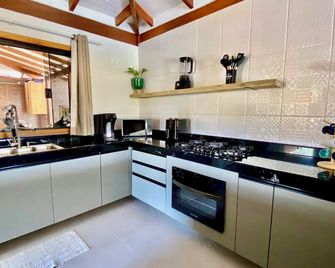 Janhouse Ilhabela - Ilhabela - Kitchen