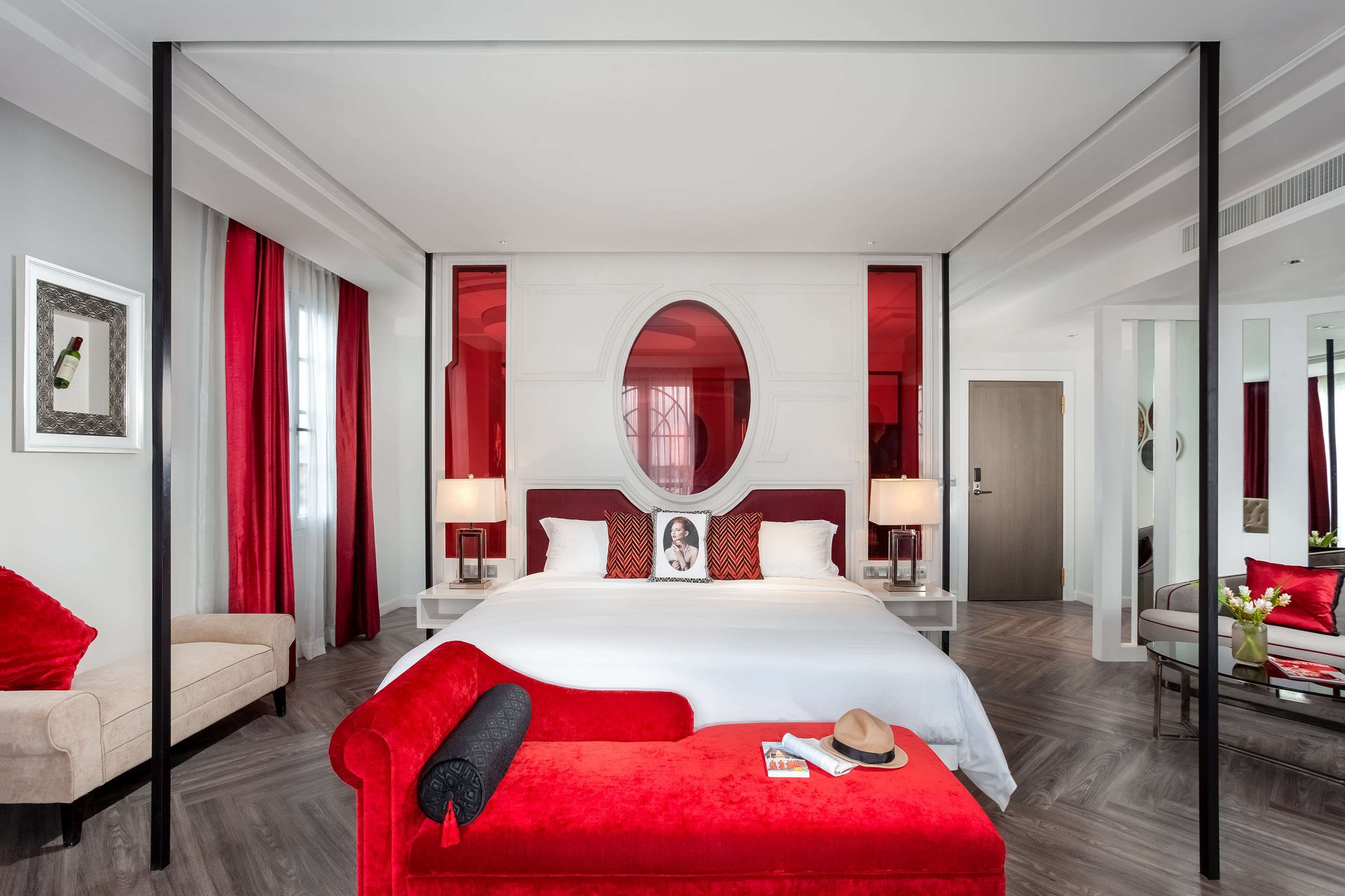 لا ساين هوتل