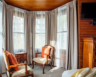 Gilbert Inn Seaside - Seaside - Wohnzimmer