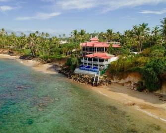 We Are Surfers Hotel - Weligama