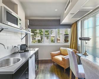 The Houston Boutique Hotel Wagga - Wagga Wagga - Kitchen