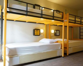 Monkey Dive Hostel Khaolak - Phangnga - Bedroom