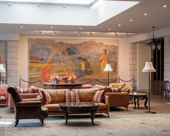 Grand Hotel Gyumri By Apricot Hotels - Gyumri - Lounge