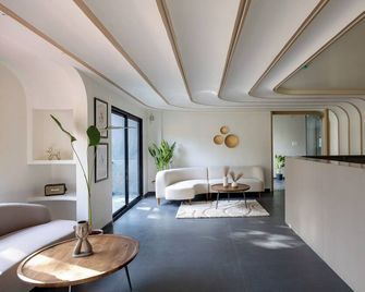 Saavi Suites - Даман