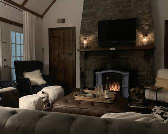 Windham/Hunter Chalet with breathtaking views - Hensonville - Sala de estar