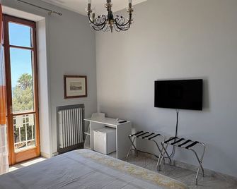 See The Sea B&B - Salerno - Κρεβατοκάμαρα