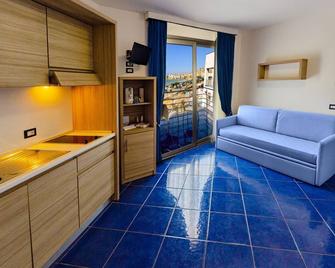 Astro Suite Hotel - צ'פאלו - סלון