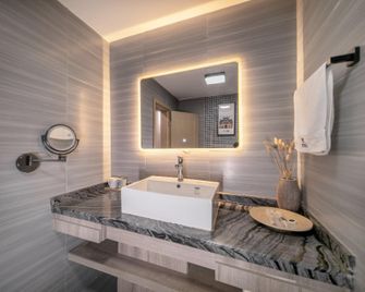 Haichao Smart Hotel (Huashang International City Branch) - Zigong - Bedroom